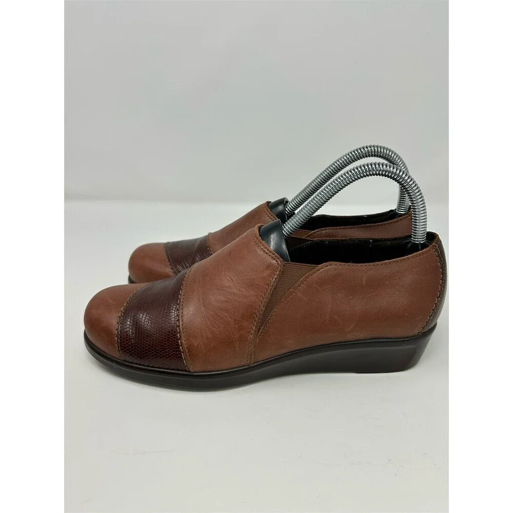 SAS Nora Women's Slip-On Loafers Brown Comfort Shoes Textured Toe Band Size 7.5M